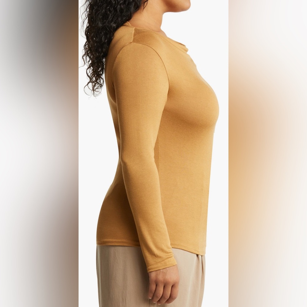 Vince, Drape Neck long Sleeve Top. Ladies 1X - Picture 3 of 15
